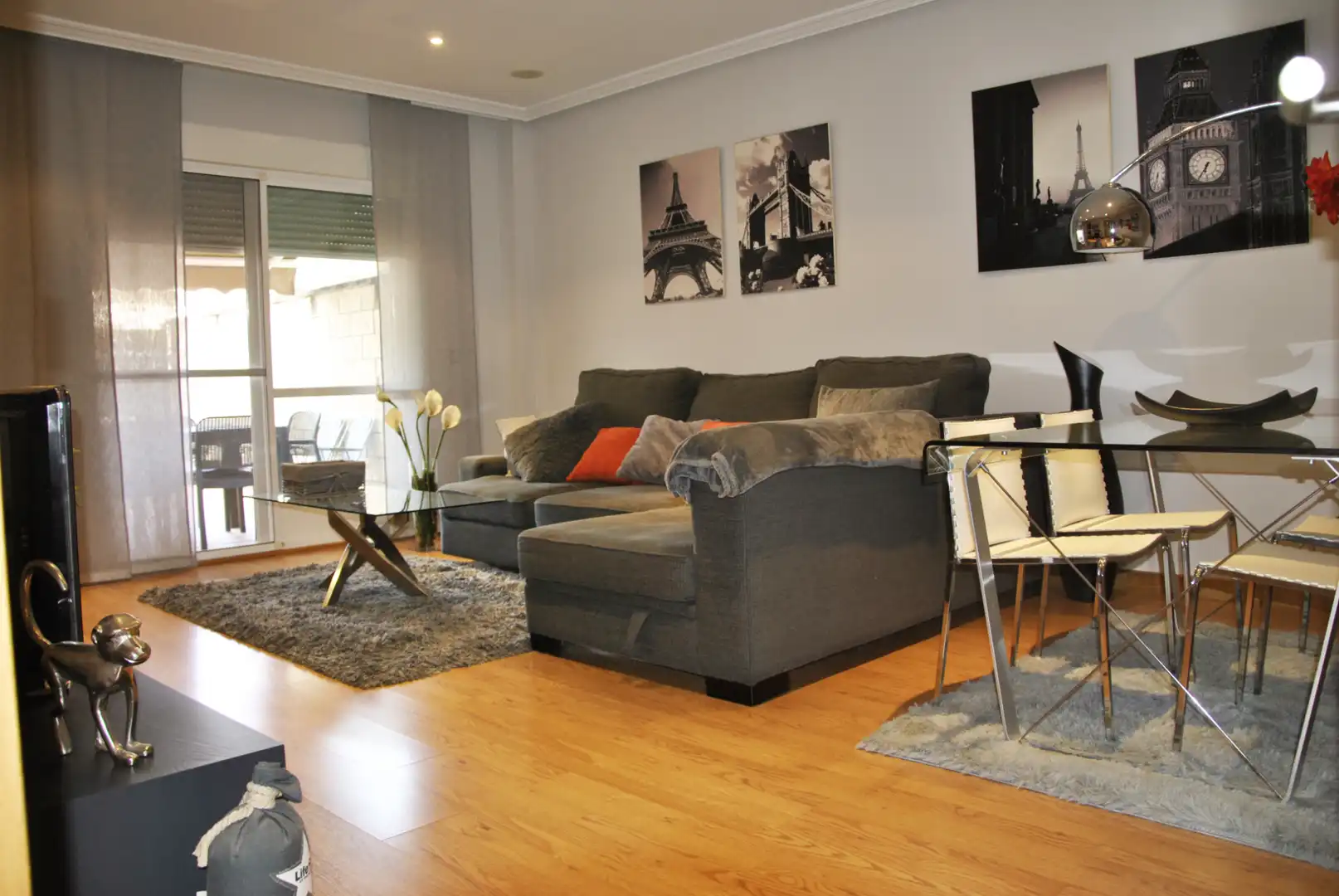 Sala de estar de Piso de alquiler en Plasencia con Aire acondicionado, Calefacción y Jardín privado
