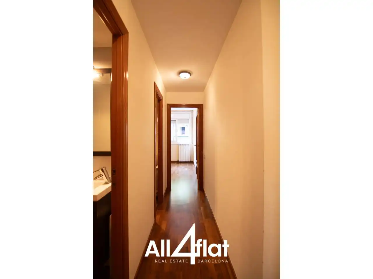 Piso de alquiler en Barcelona con Parquet y Balcón
