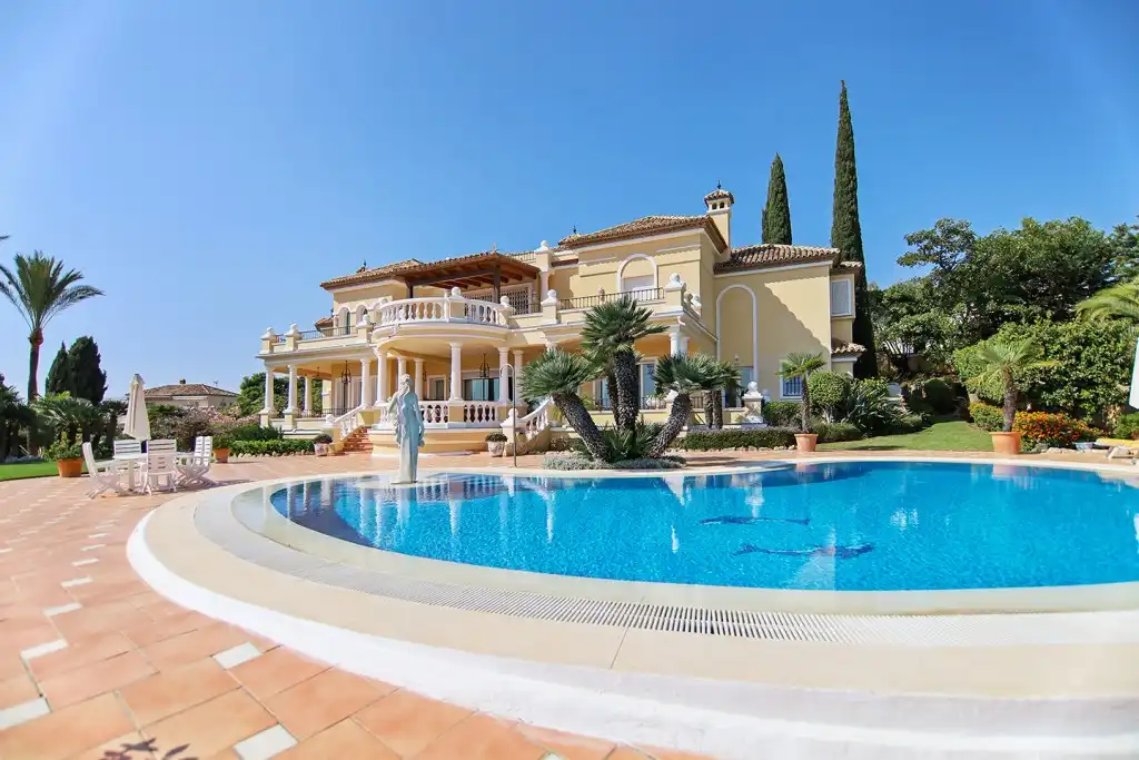 Chalet con piscina en venta en Benahavís pueblo, imagen 2
