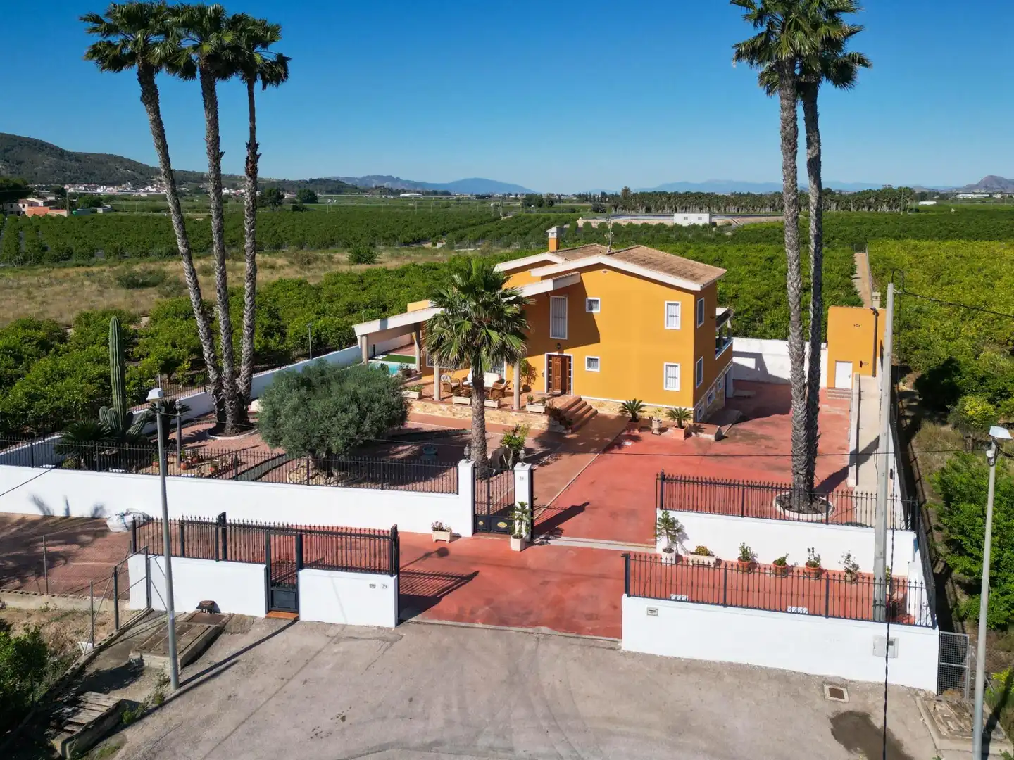 Vista exterior de Casa o xalet en venda en Orihuela amb Aire condicionat, Calefacció i Terrassa