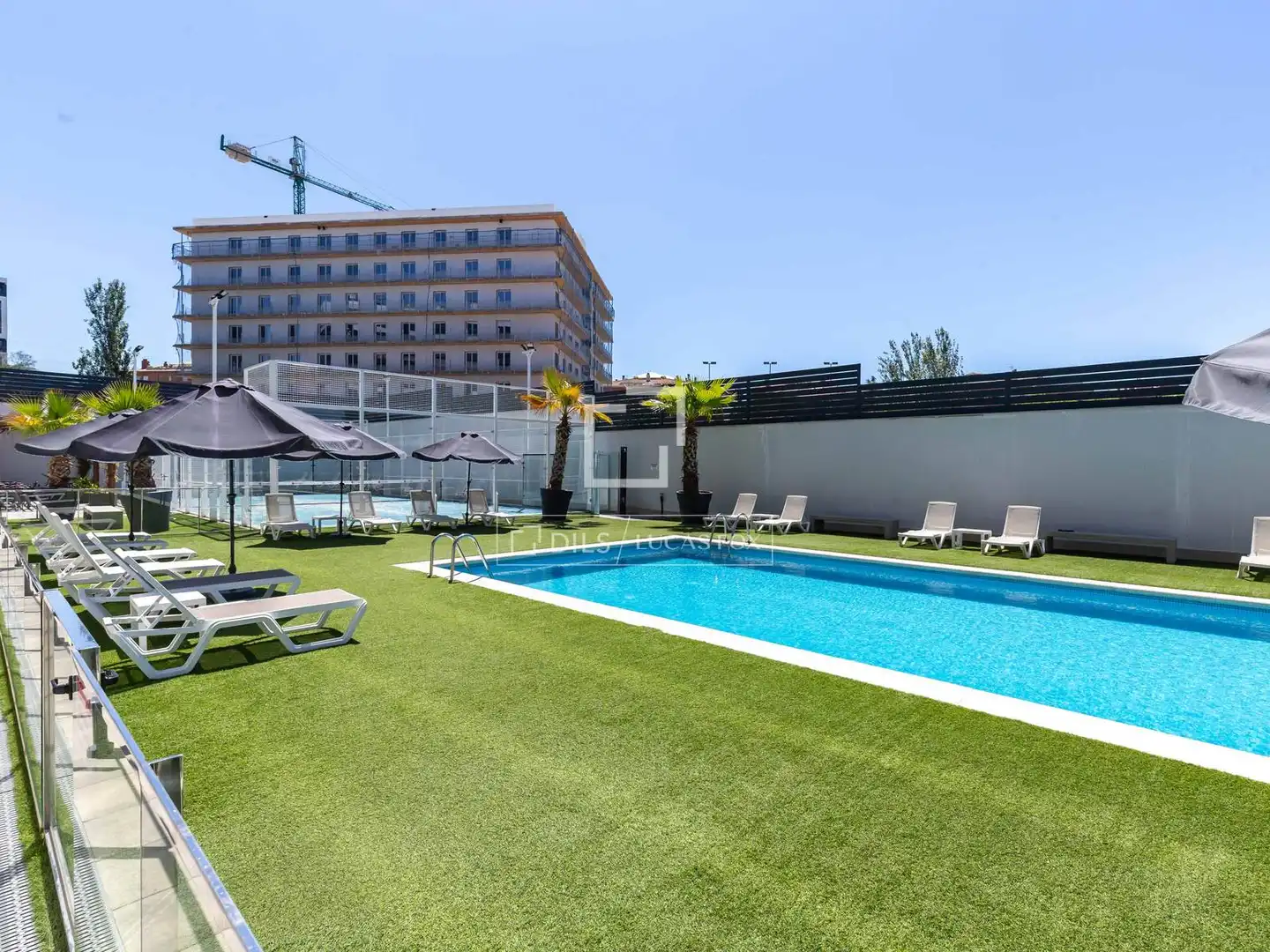 Piscina de Pis en venda en Sant Just Desvern amb Aire condicionat, Terrassa i Piscina