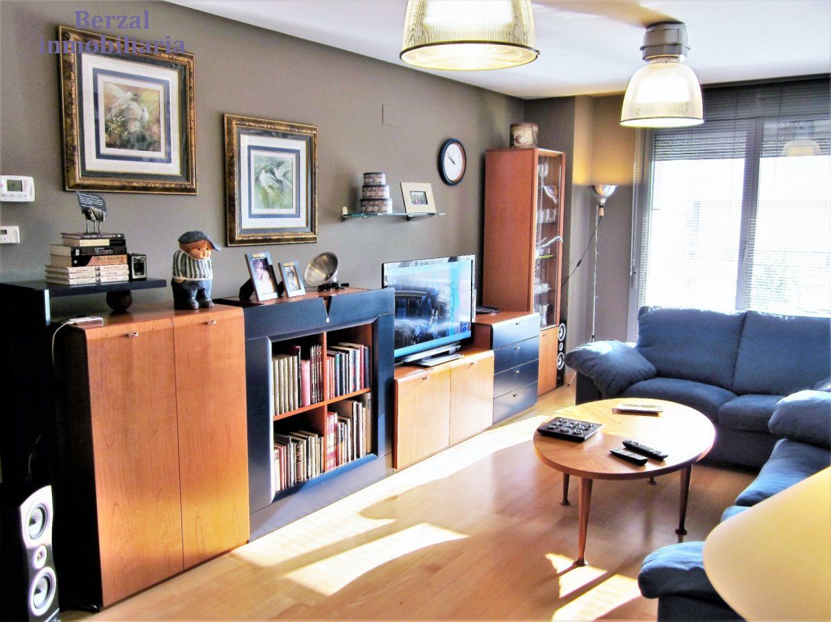 Living room of Flat for sale in  Logroño  with Air Conditioner, Heating and Private garden