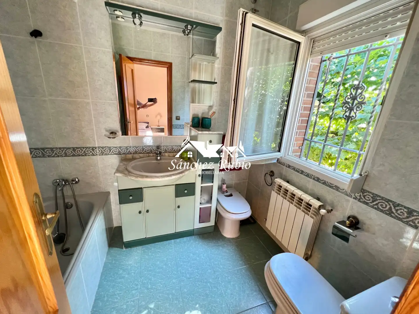 Bathroom of Houses for sale in Galapagar  with Heating, Private garden and Parquet flooring