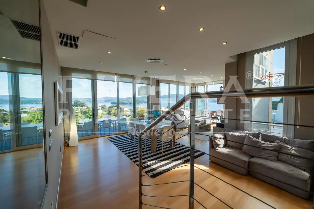 Sala de estar de Casa o chalet en venta en Poio con Calefacción, Jardín privado y Terraza