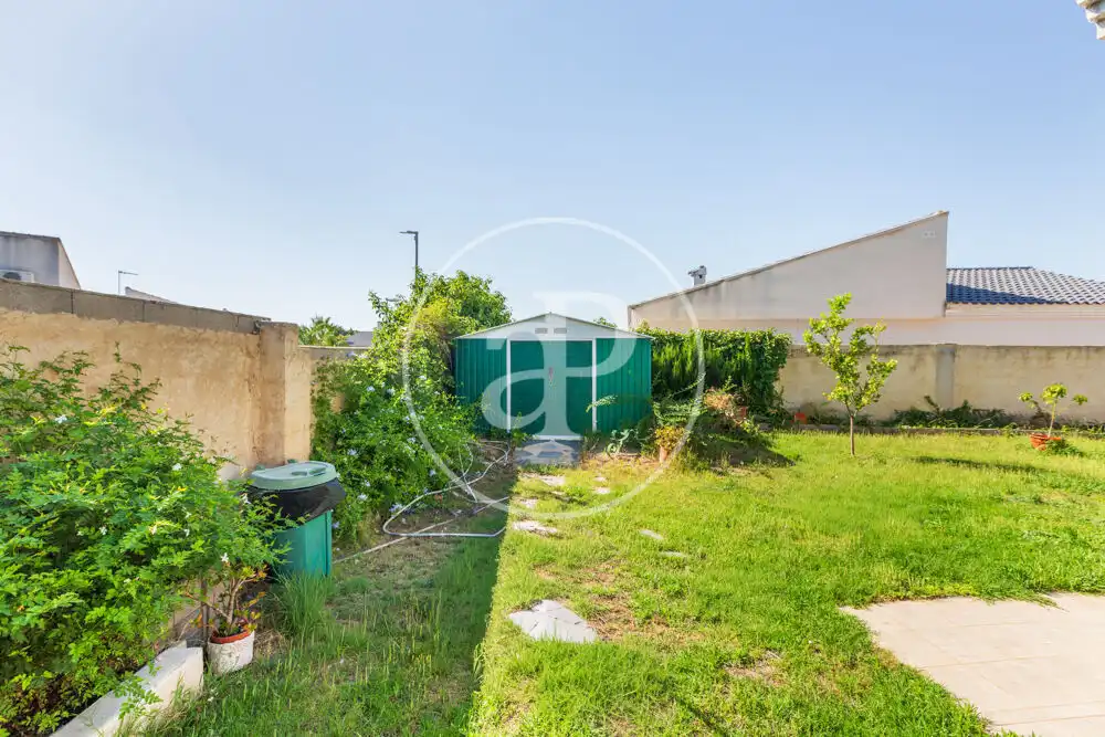 Houses for sale in Olocau  with Air Conditioner, Heating and Private garden