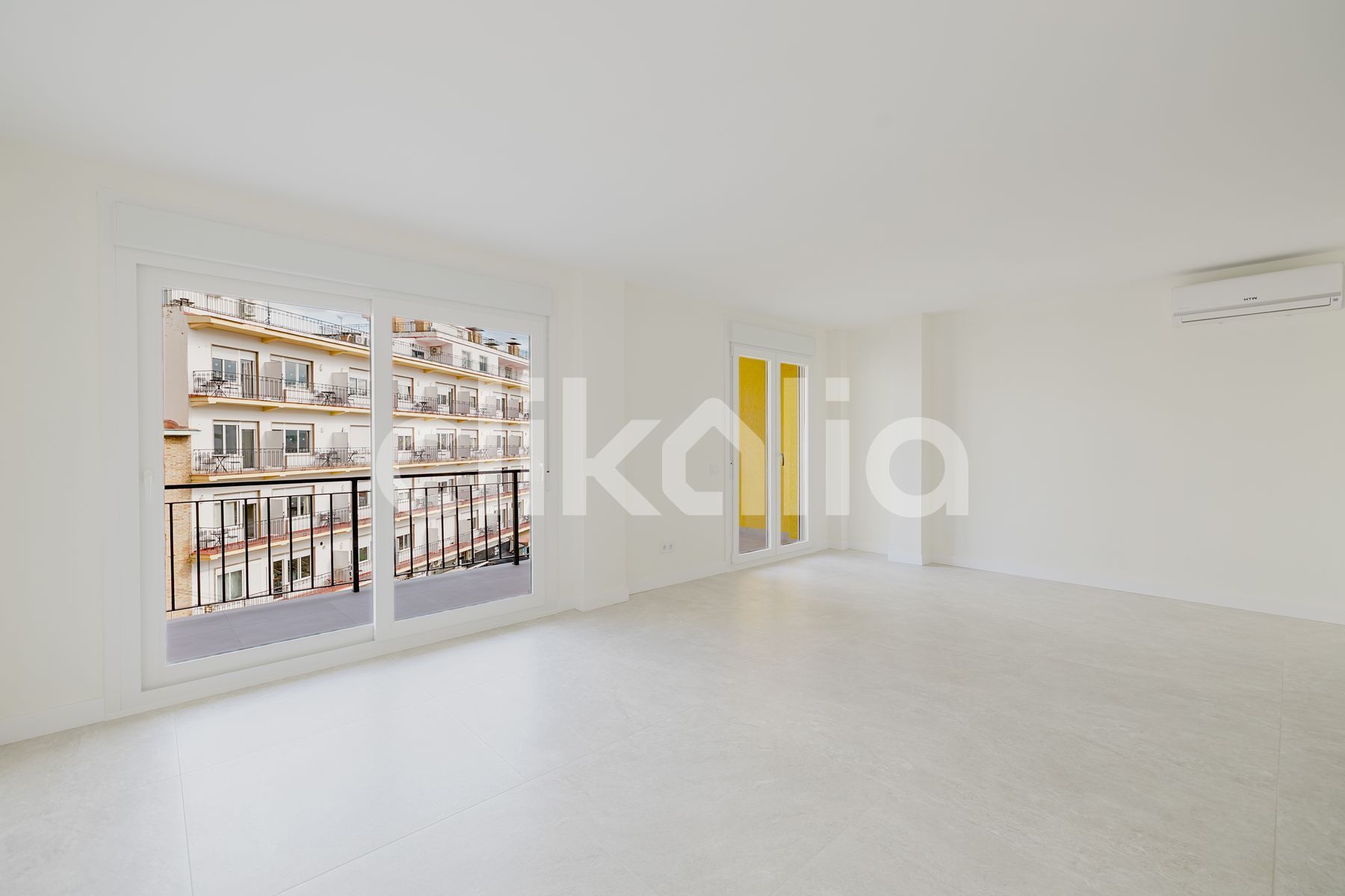 Habitación de Piso en venta en Torremolinos con Aire acondicionado, Terraza y Balcón