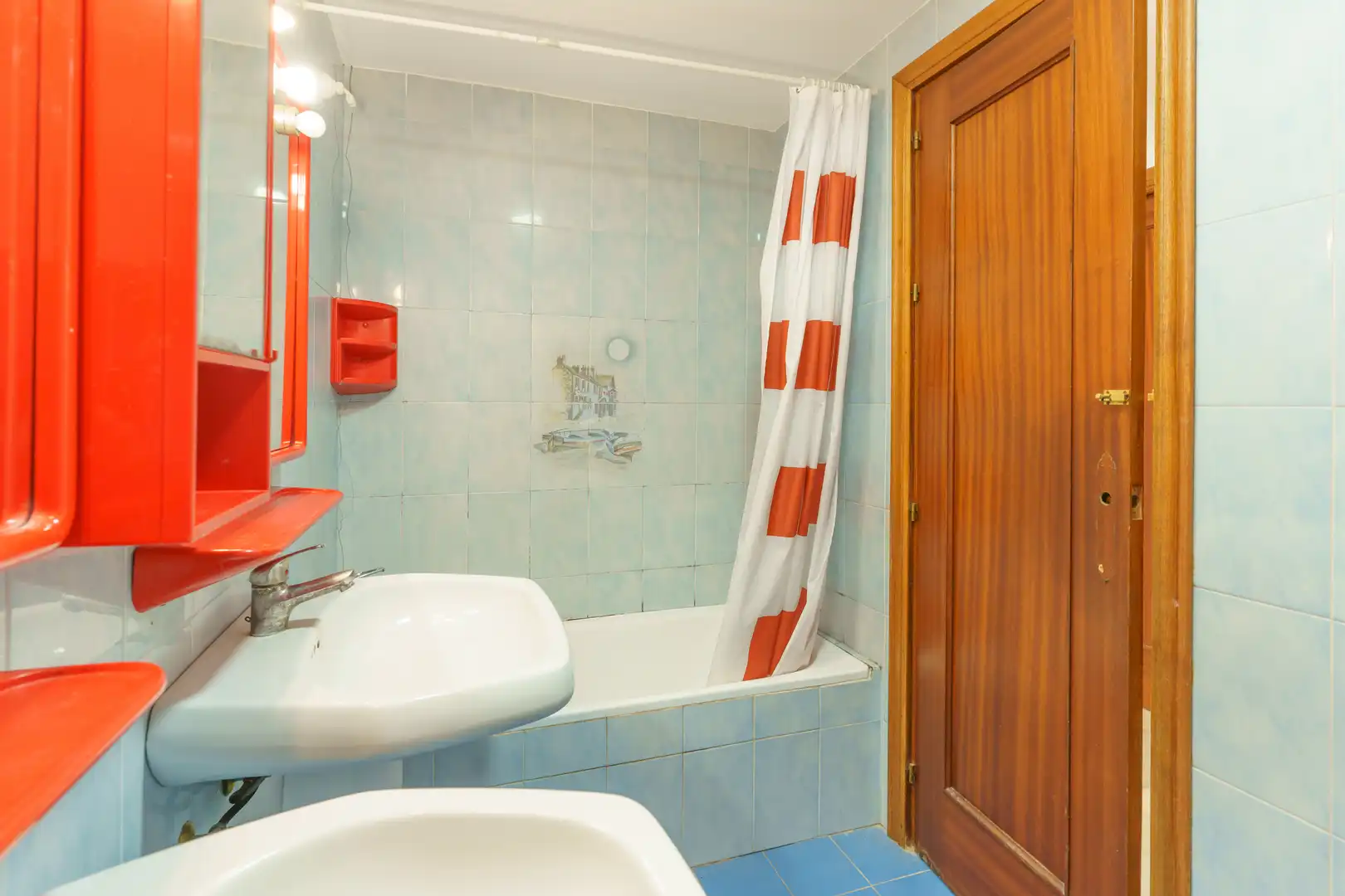 Baño de Piso en venta en Almonte con Terraza, Trastero y Amueblado