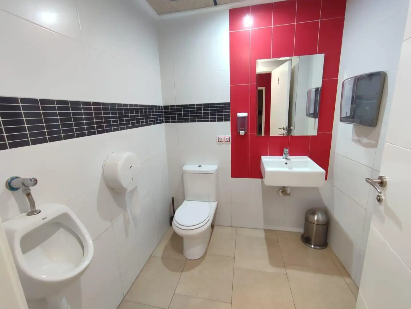 Badezimmer von Geschaftsraum zum Verkauf in Betxí mit Klimaanlage