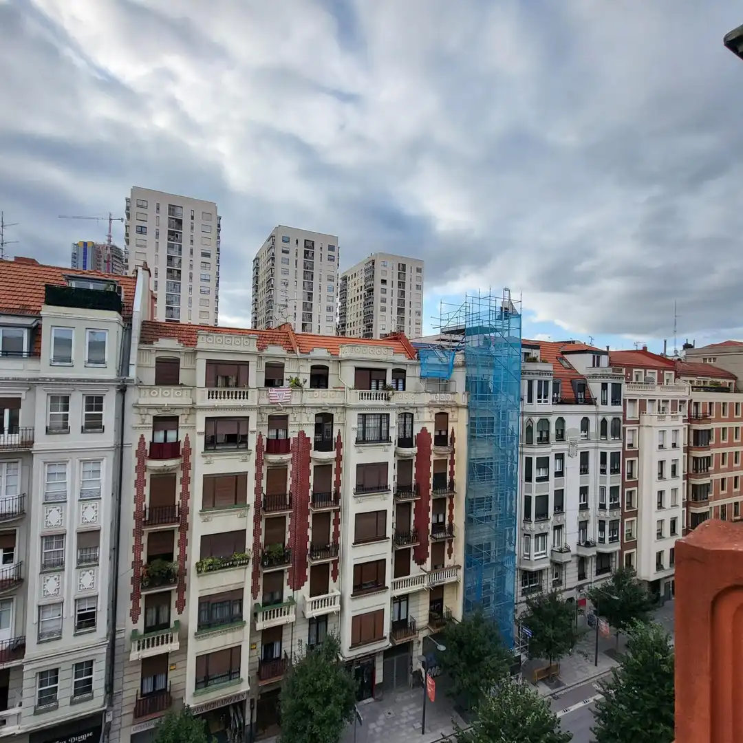 Außenansicht von Wohnung zum Verkauf in Bilbao  mit Heizung und Terrasse