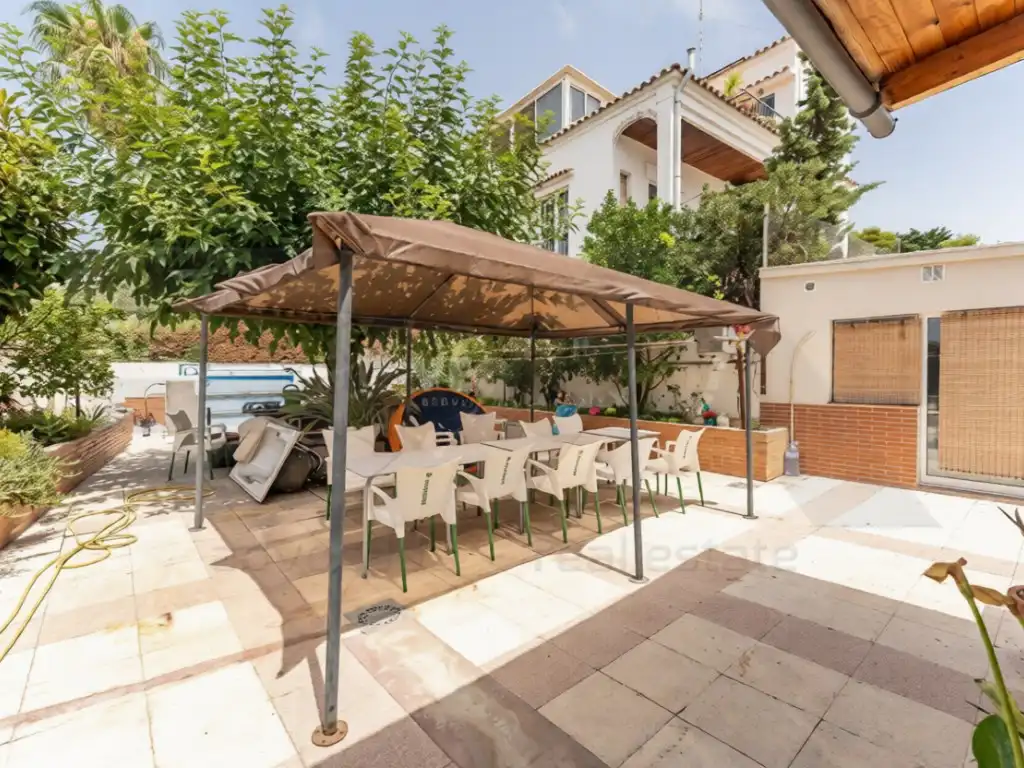 Casa en venta en Paseo Maritim Rafael Casanova 12