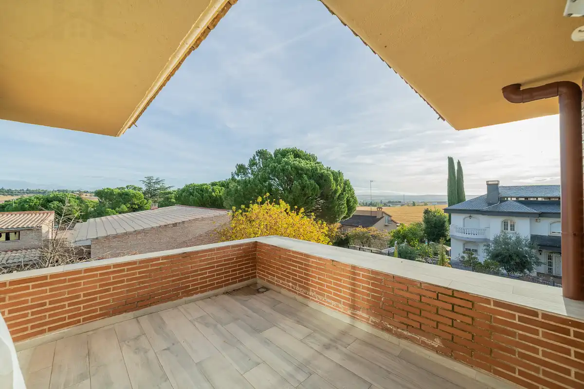 Terrassa de Casa o xalet en venda en San Sebastián de los Reyes amb Calefacció, Jardí privat i Piscina