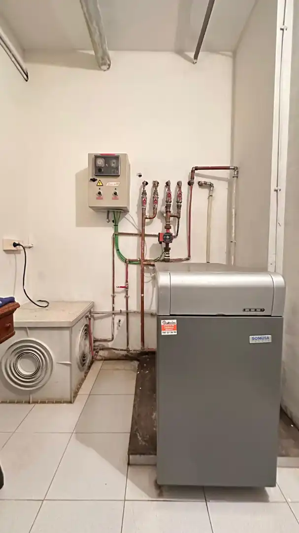Casa aparellada amb jardí en venda a Calle Guatemala, imagen 14