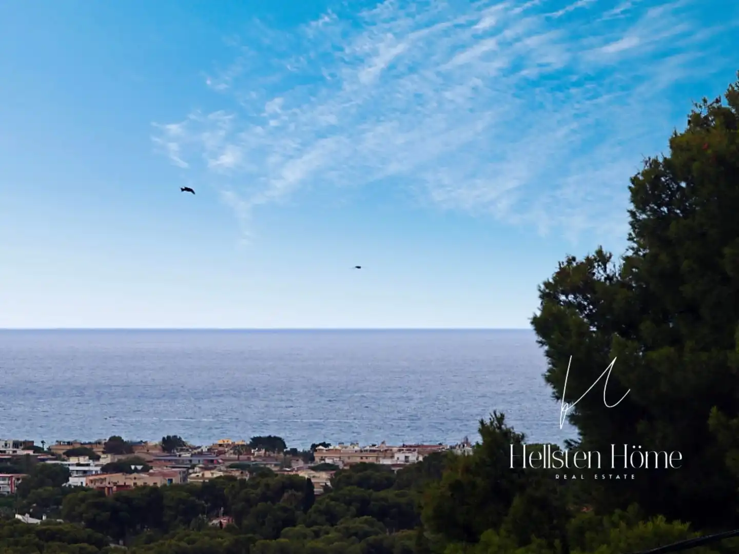 Vista exterior de Casa o xalet en venda en Castelldefels amb Aire condicionat, Jardí privat i Terrassa