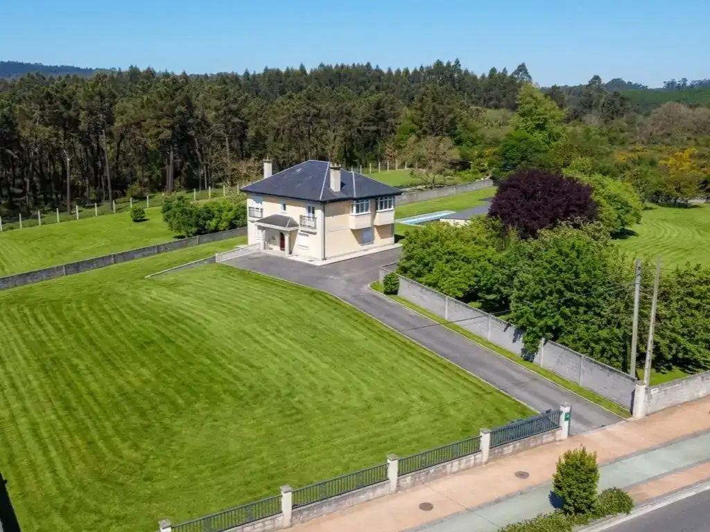 Vista exterior de Piso en venta en Carballo con Piscina y Balcón