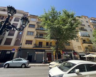 Exterior view of Flat for sale in  Granada Capital