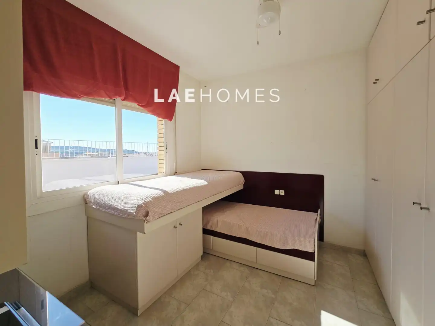 Schlafzimmer von Dachboden zum Verkauf in Barcelona mit Klimaanlage, Heizung und Parkett