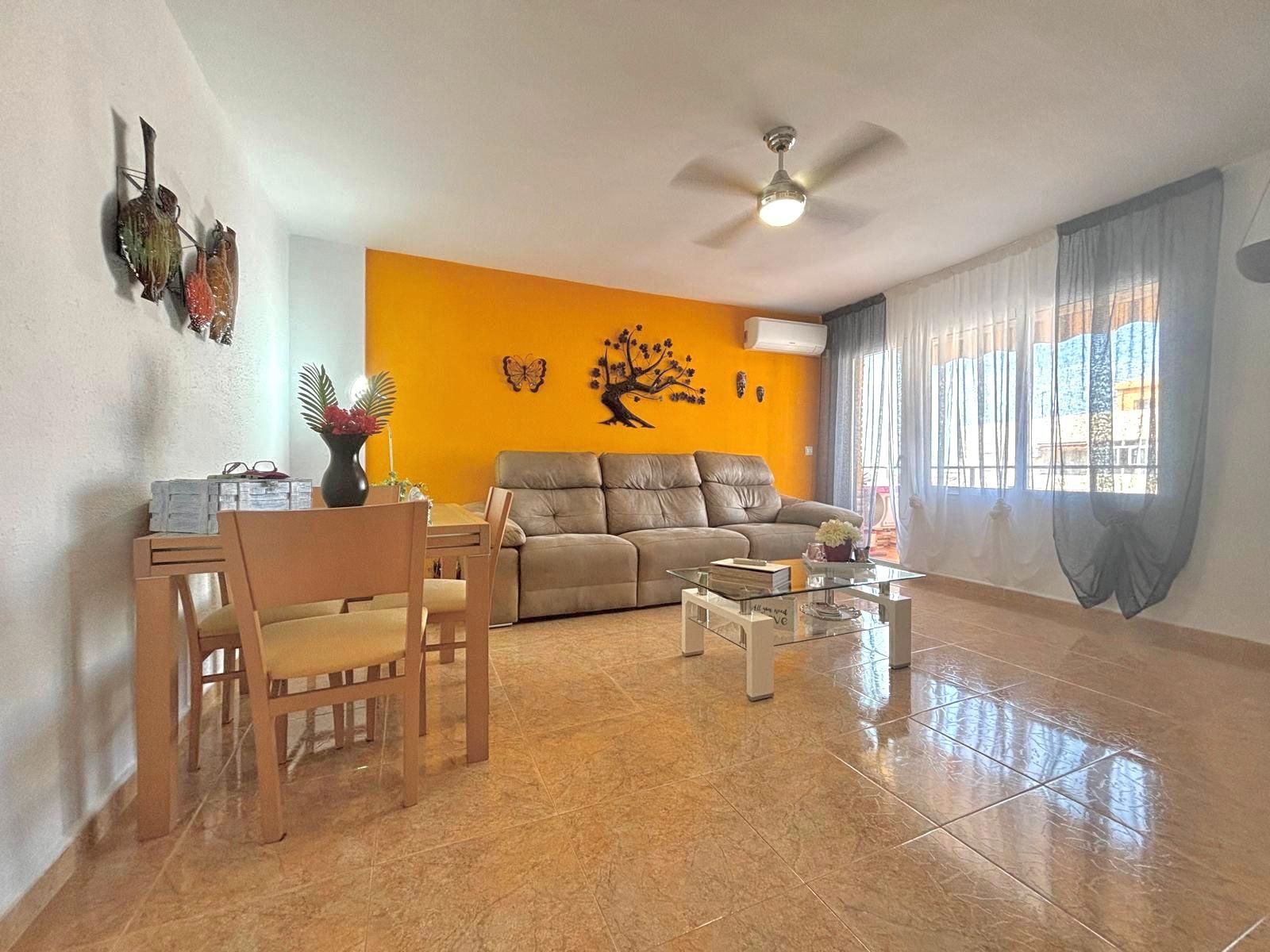 Living room of Flat for sale in Benalmádena  with Air Conditioner and Terrace