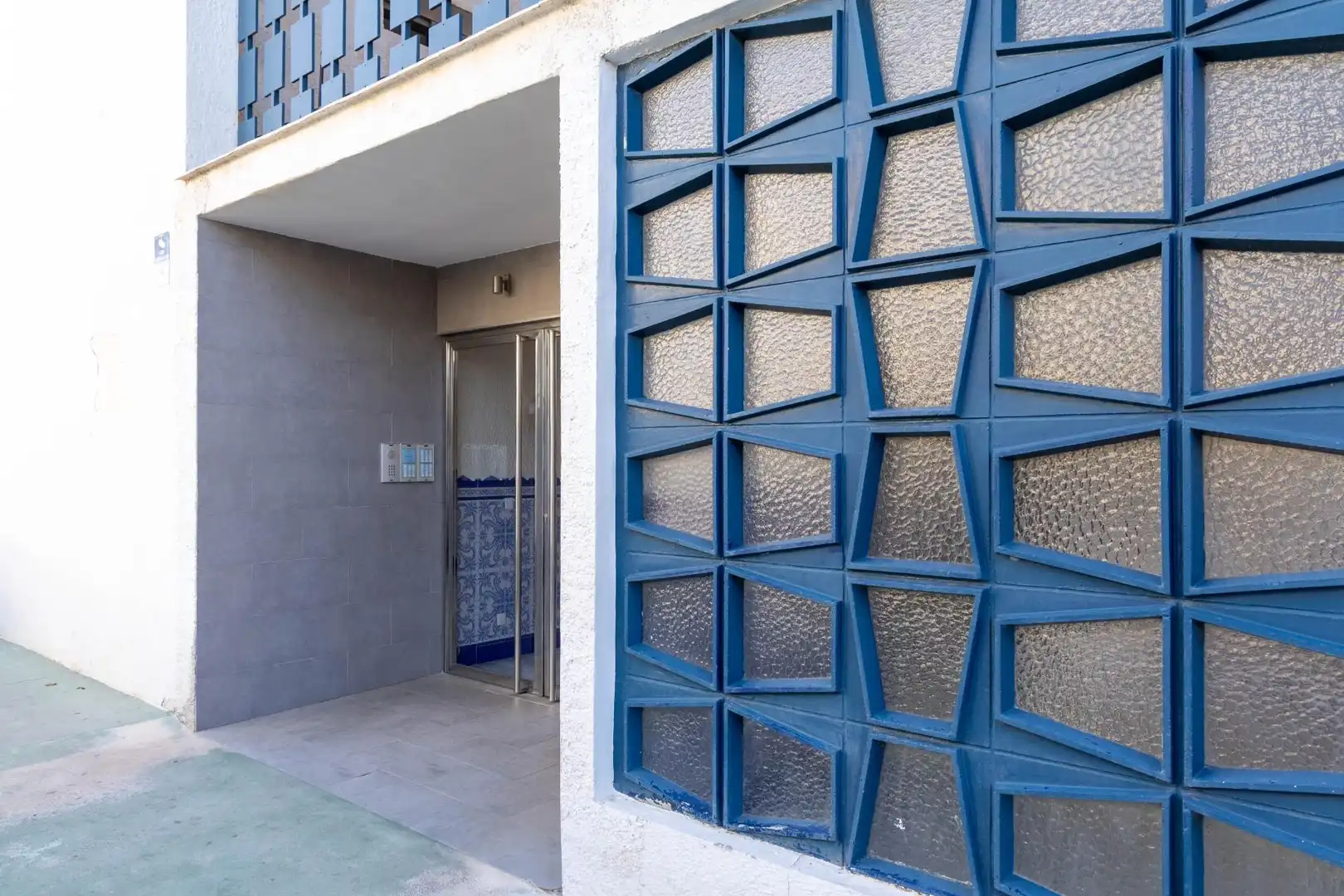 Vista exterior de Apartamento en venta en Torremolinos con Jardín privado, Terraza y Piscina comunitaria