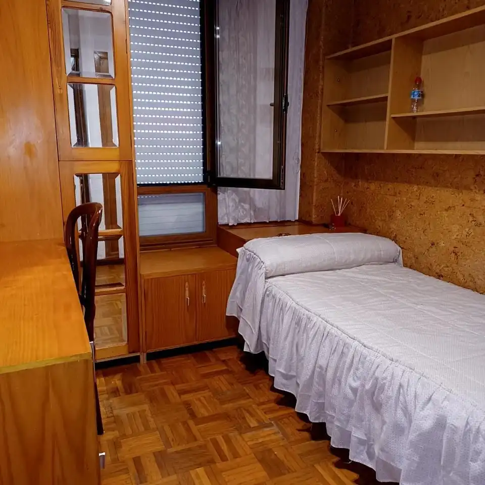 Schlafzimmer von Wohnung zur Miete in Ourense Capital  mit Heizung, Privatgarten und Möbliert