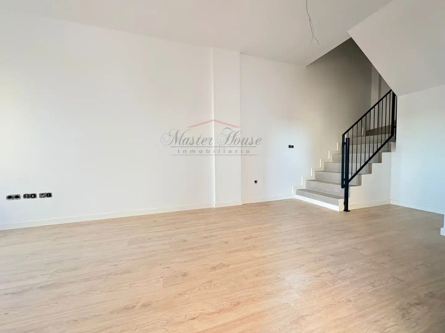 Casa adosada en venta en Aljaraque con Calefacción, Jardín privado y Terraza