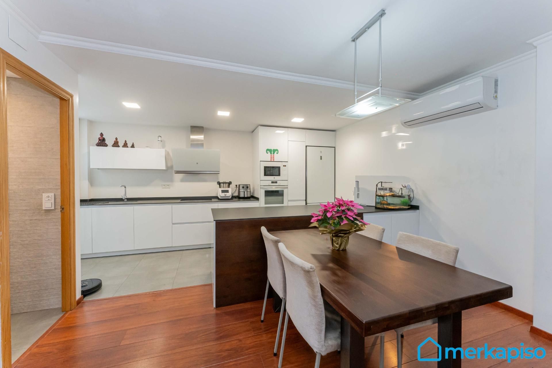 Kitchen of Single-family semi-detached for sale in Viladecans  with Air Conditioner, Terrace and Balcony