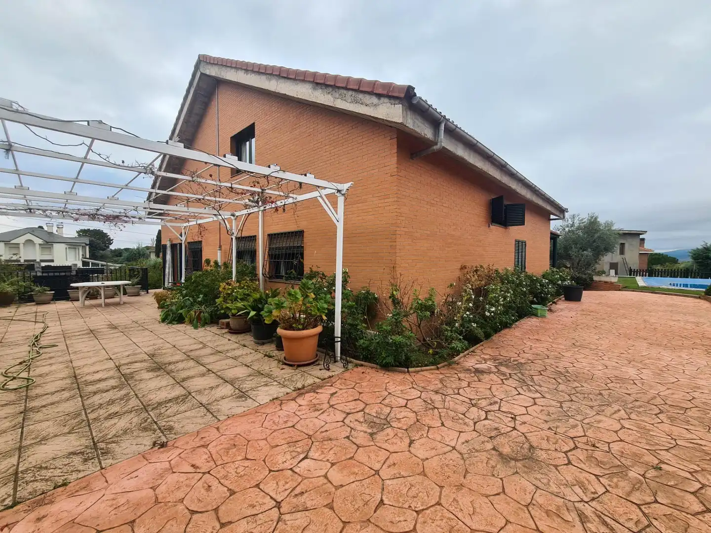 Vista exterior de Casa o chalet en venta en El Casar con Terraza, Trastero y Piscina