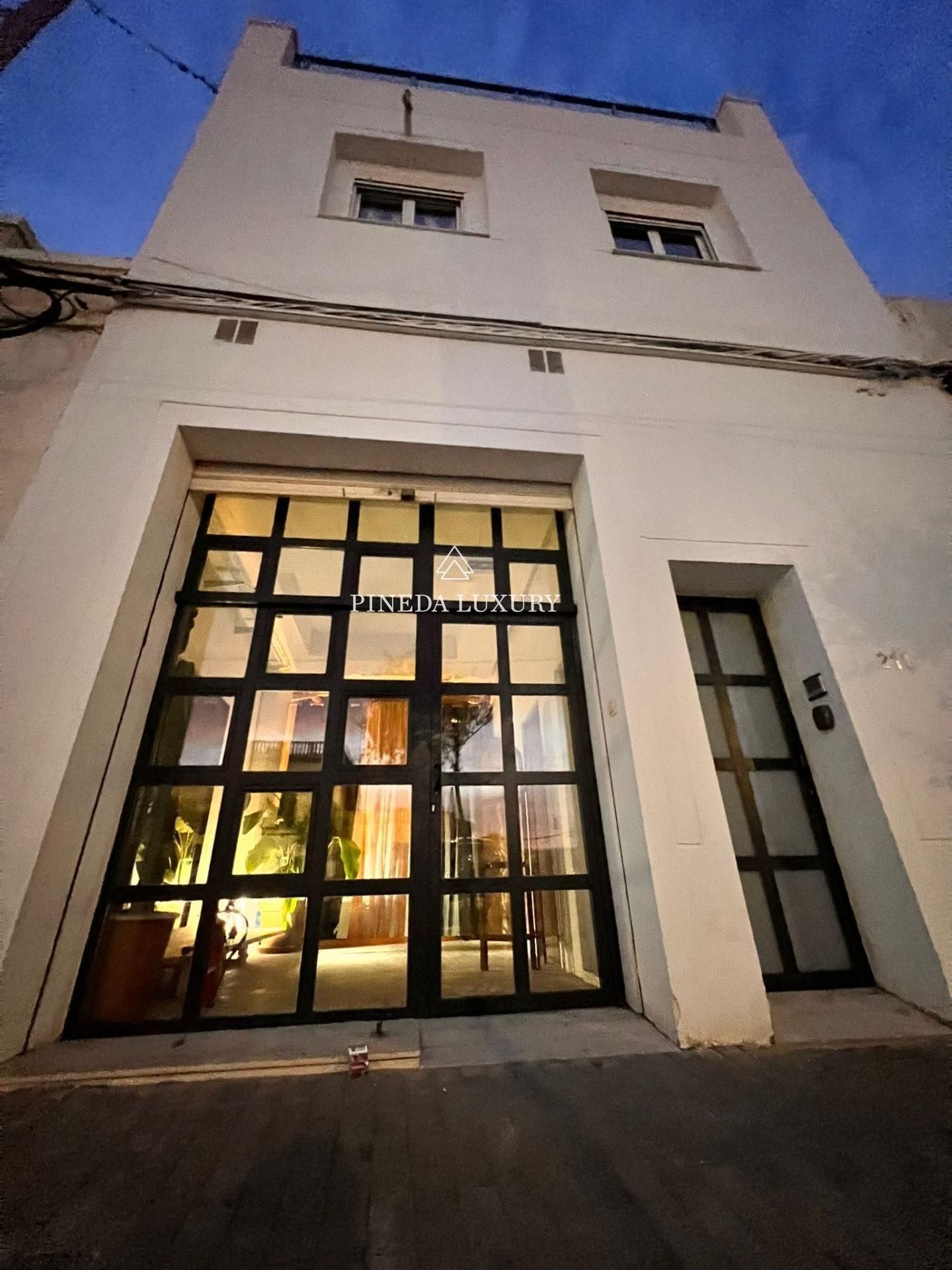 Exterior view of House or chalet for sale in  Valencia Capital  with Air Conditioner, Heating and Private garden