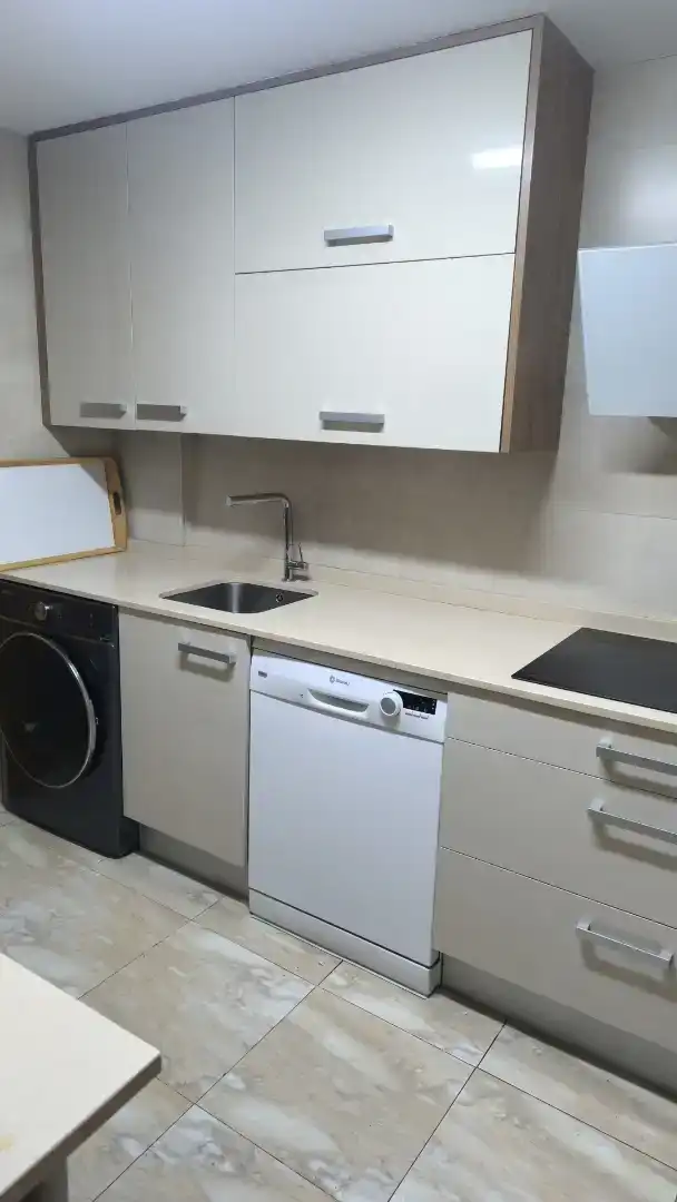 Kitchen of Flat for share in Actur-Rey Fernando