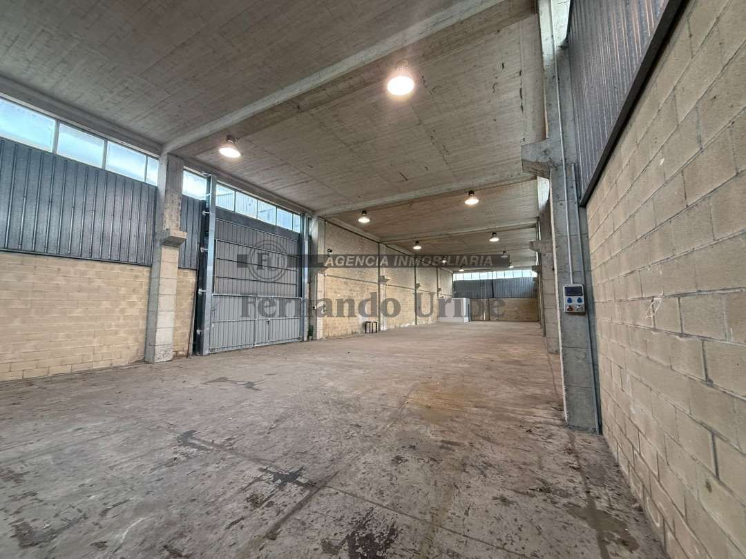 Vista exterior de Nau industrial en venda en Berriz