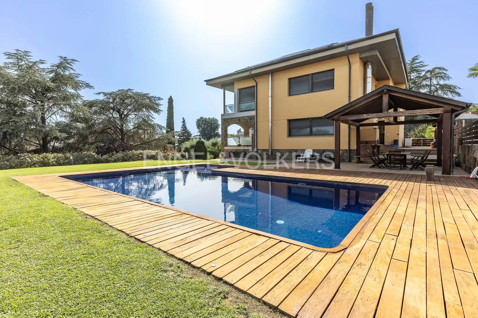 Piscina de Casa o chalet en venta en Canovelles con Aire acondicionado, Calefacción y Jardín privado