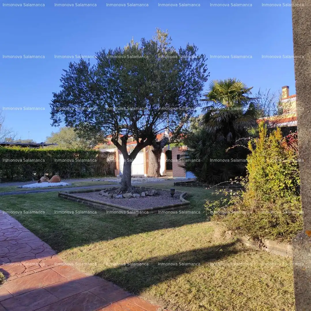 Jardín de Casa adosada en venta en Salamanca con Calefacción