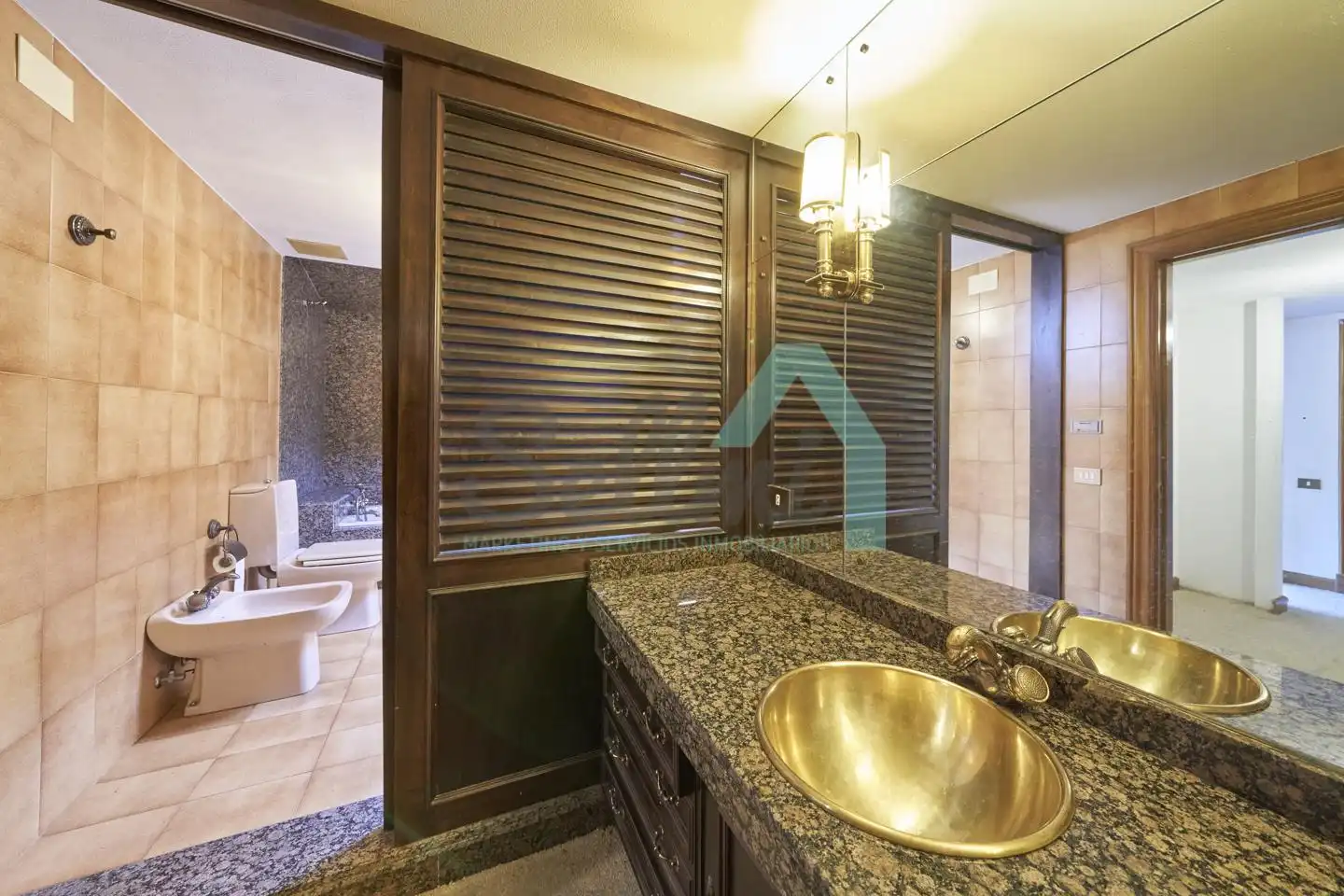 Bany de Casa o xalet en venda en Gijón  amb Aire condicionat, Jardí privat i Parquet