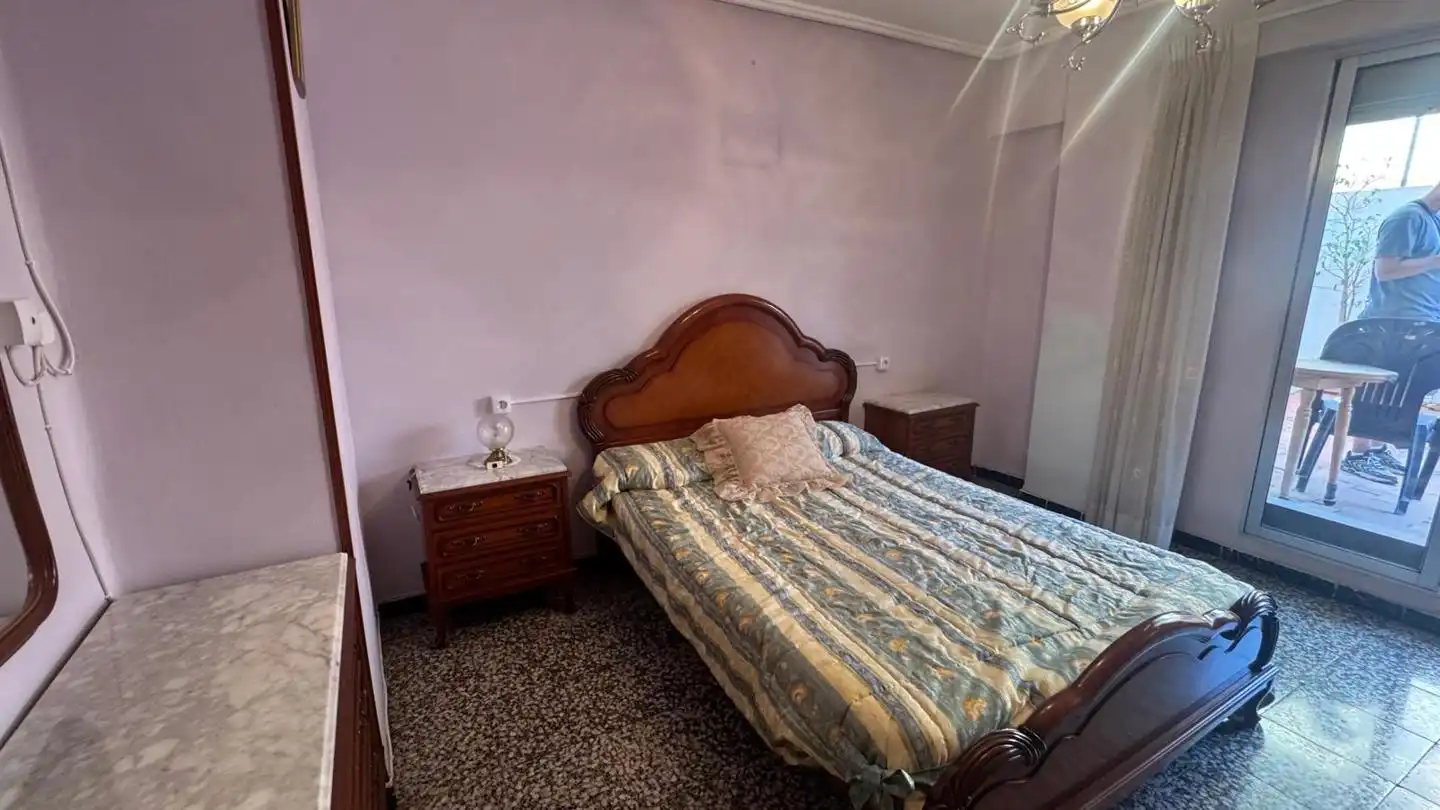 Habitación de Piso de alquiler en Valencia con Aire acondicionado, Terraza y Amueblado