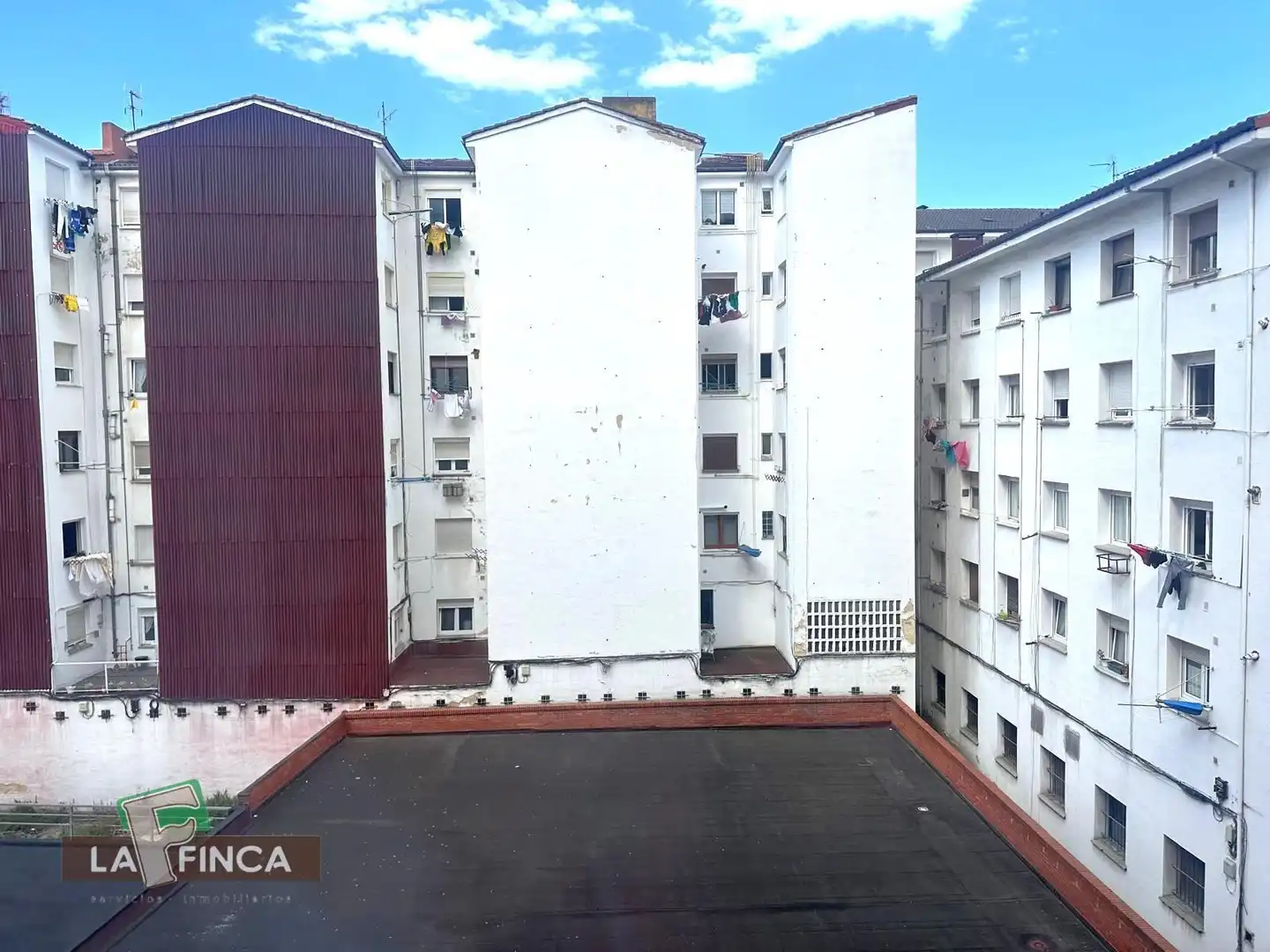 Parking de Piso en venta en Oviedo  con Calefacción, Parquet y Amueblado