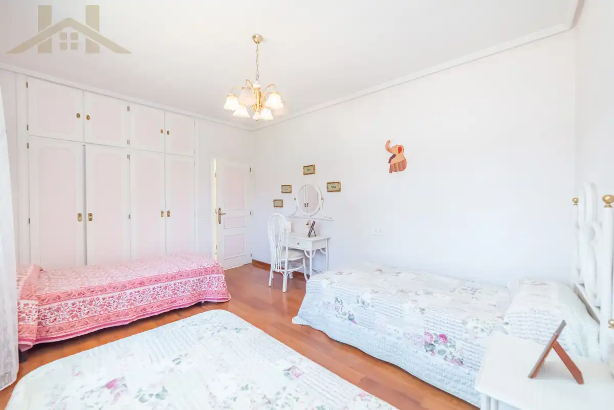 Bedroom of Country homes for sale in Ciempozuelos  with Private garden, Storage room and Swimming Pool