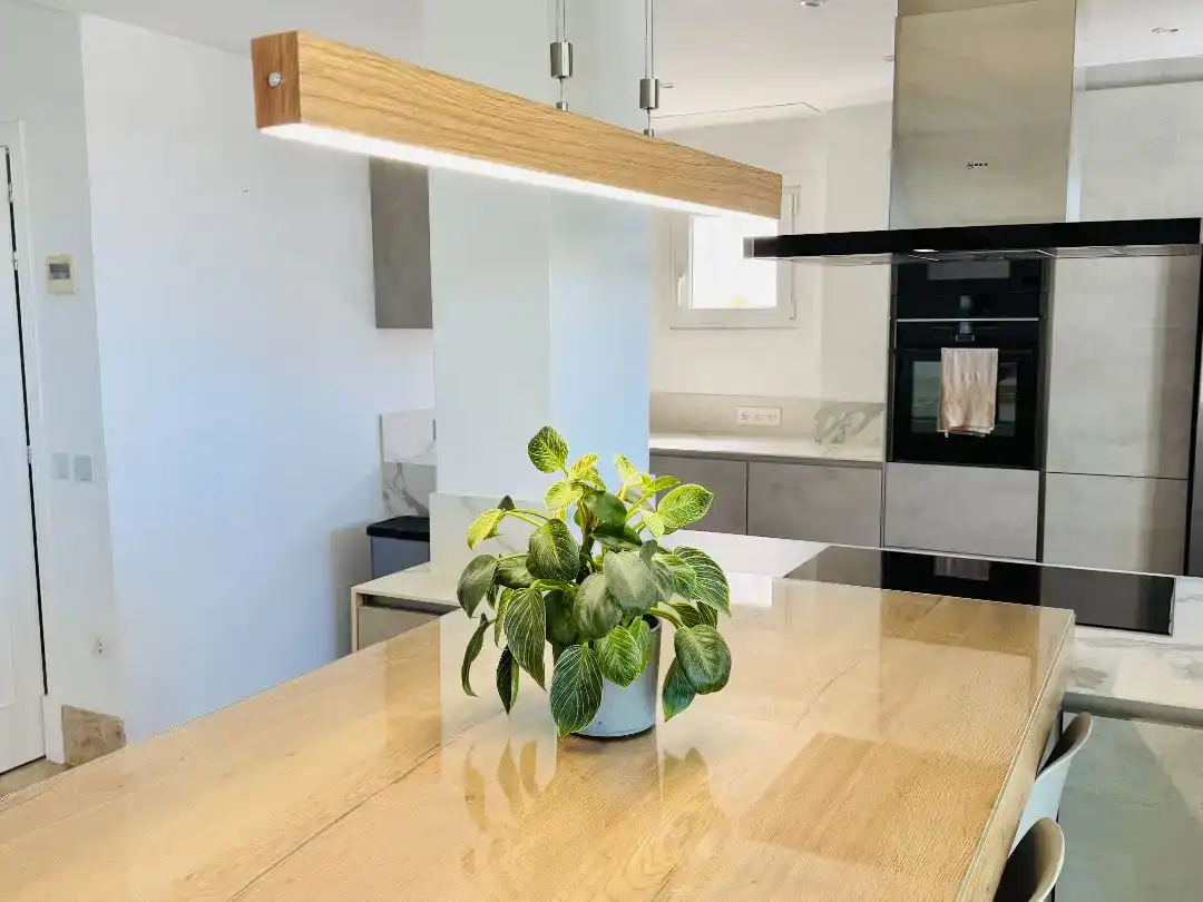 Cocina de Dúplex en venta en Marbella con Aire acondicionado, Terraza y Piscina