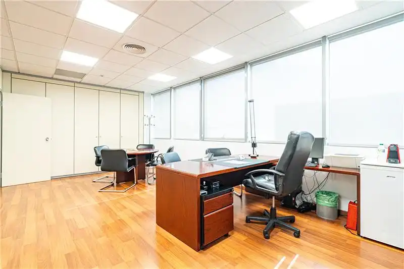 Office space with lift for sale in Nord, imagen 5