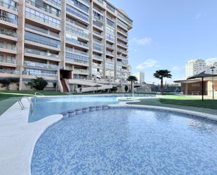 Piscina de Pis en venda en Villajoyosa / La Vila Joiosa amb Jardí privat, Terrassa i Piscina comunitària