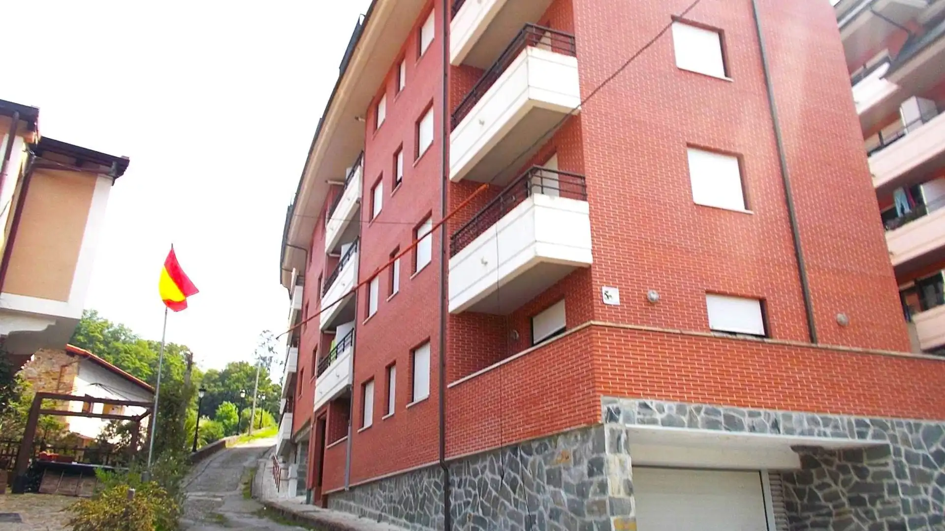 Gebaude zum Verkauf in Limpias