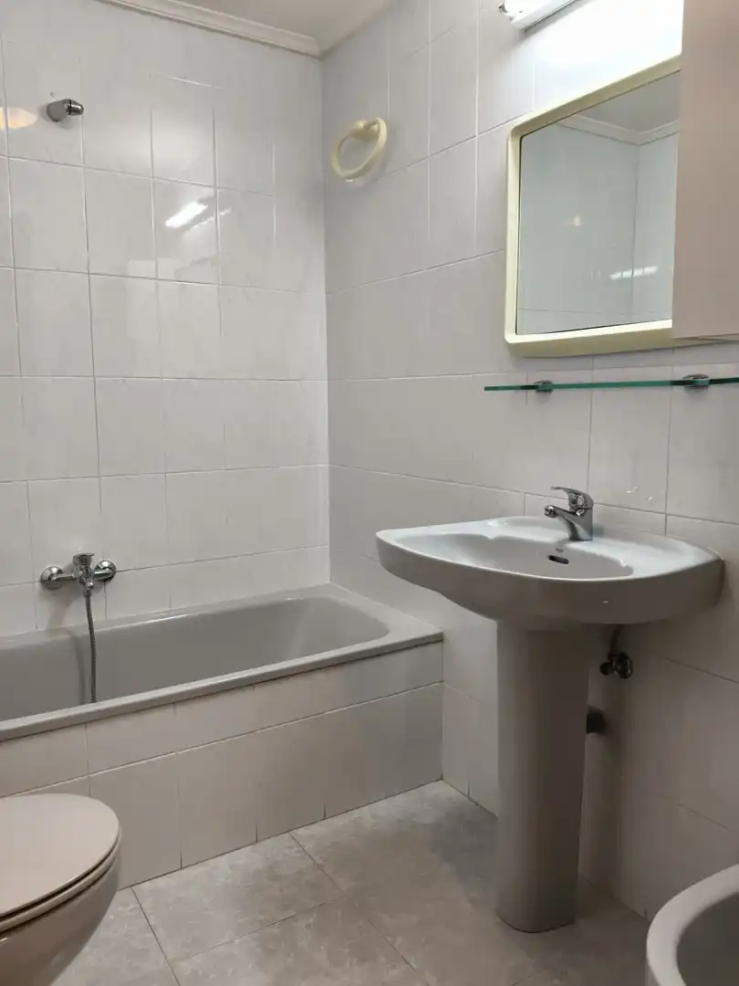 Badezimmer von Wohnung zur Miete in Camargo mit Parkett, Terrasse und Abstellraum