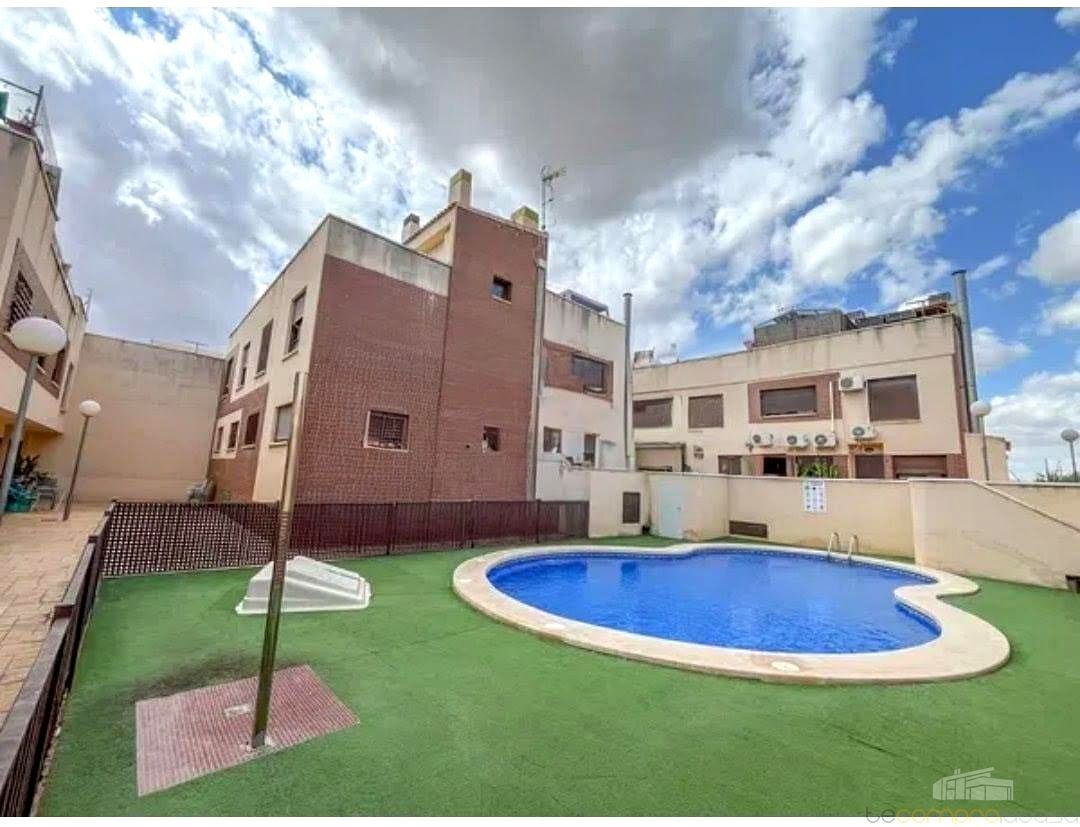Vista exterior de Casa o xalet en venda en San Isidro amb Terrassa i Piscina comunitària