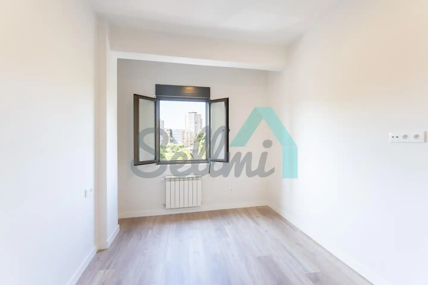 Habitación de Piso en venta en Gijón  con Calefacción