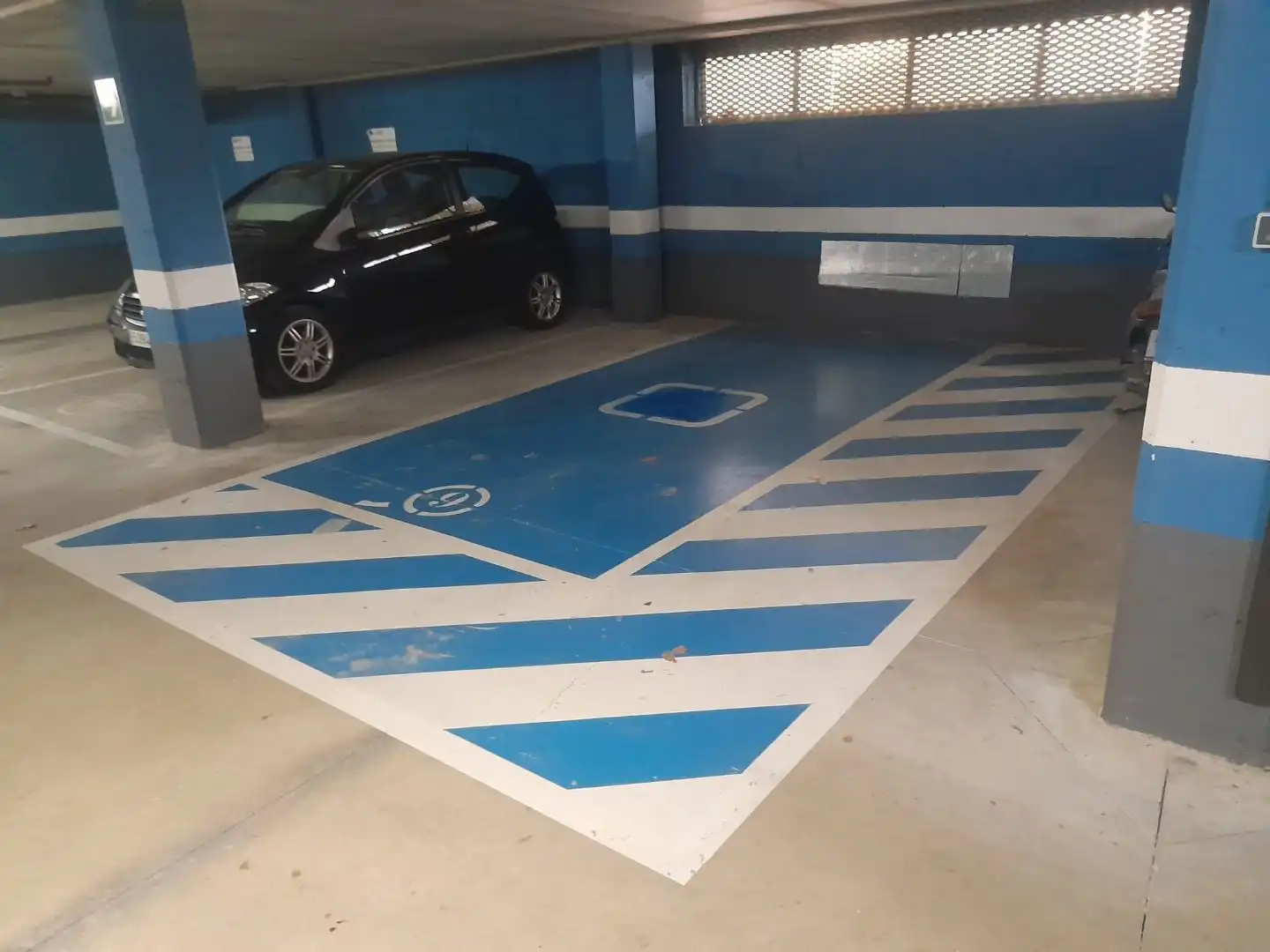 Parking of Garage for rent in Ávila