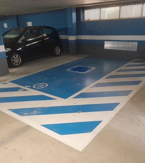 Foto 2 de Garatge de lloguer a Calle Banderas de Castilla, 7, Estación, Ávila Capital