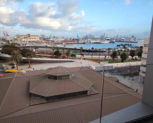 Vista exterior de Àtic en venda en Las Palmas de Gran Canaria amb Terrassa, Moblat i Forn