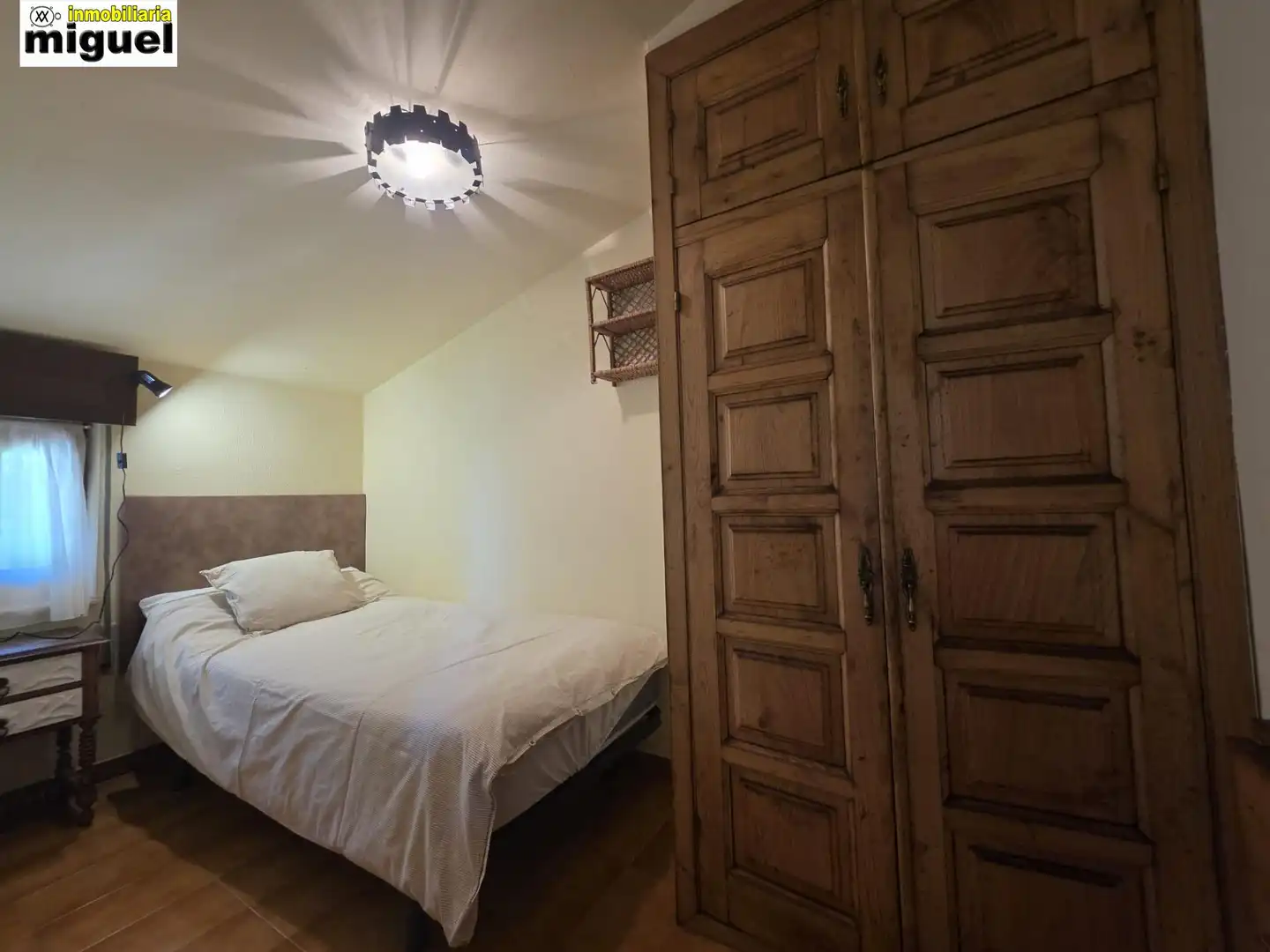 Dormitori de Casa o xalet en venda en Llanes amb Calefacció, Jardí privat i Terrassa
