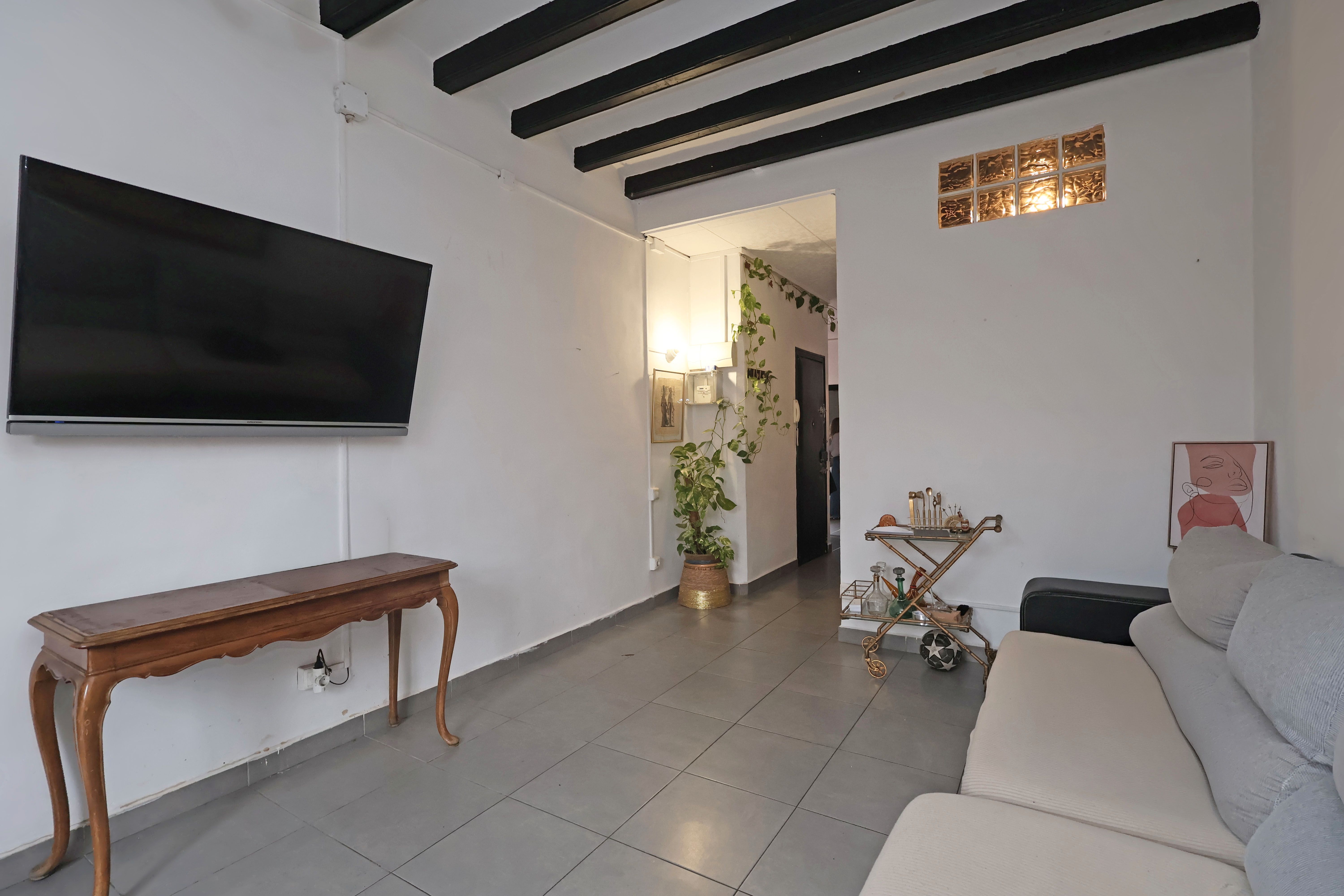 Sala de estar de Piso en venta en  Barcelona Capital con Balcón