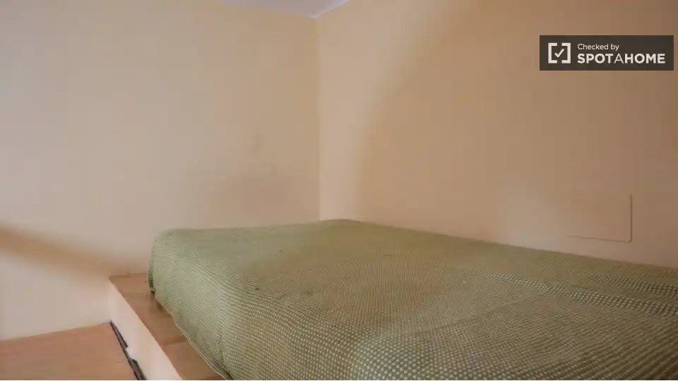Room in Guindalera