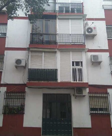 Vista exterior de Piso en venta en  Sevilla Capital