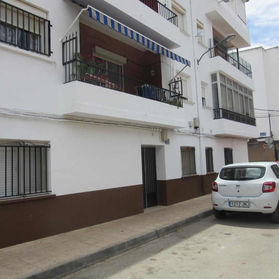 Vista exterior de Planta baixa en venda en Tarancón amb Calefacció i Moblat
